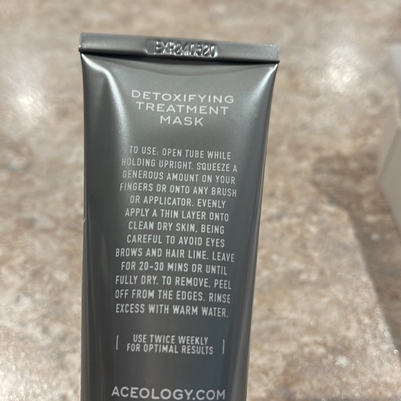 Aceology Detoxifying Treatment Mask - Picture 3 of 6